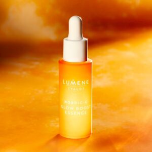 LUMENE Nordic-C [VALO] Arctic Berry Oil-Cocktail Serum | Antioxidant-Rich Hydration | Vitamin C, Vitamin E & Hyaluronic Acid | Replenishes & Plumps Dry Skin | For Radiant, Smooth Skin | Vegan | 30 ml